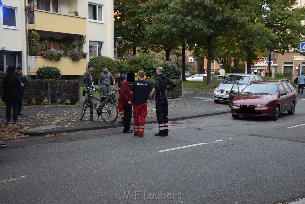 VU Rad Pkw Koeln Buchheim Herlerstr P29.JPG - Miklos Laubert